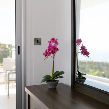 Orchid - Luxury 3br Retreat Between Paphos & Coral Bay Tatil Evi *