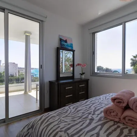 Ferienhaus Orchid - Luxury 3br Retreat Between Paphos & Coral Bay *