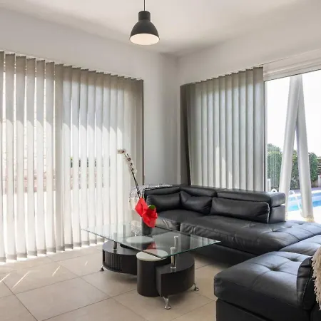 Tatil Evi Orchid - Luxury 3br Retreat Between Paphos & Coral Bay Kissonerga