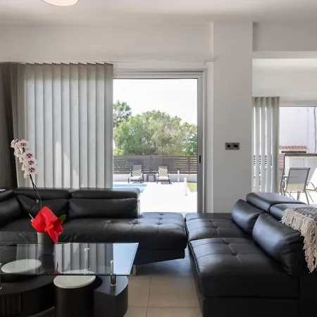 Orchid - Luxury 3br Retreat Between Paphos & Coral Bay *