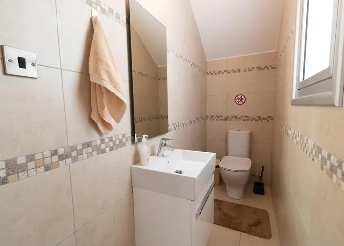 Orchid - Luxury 3br Retreat Between Paphos & Coral Bay