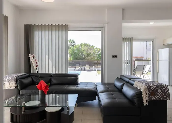 Orchid - Luxury 3br Retreat Between Paphos & Coral Bay *